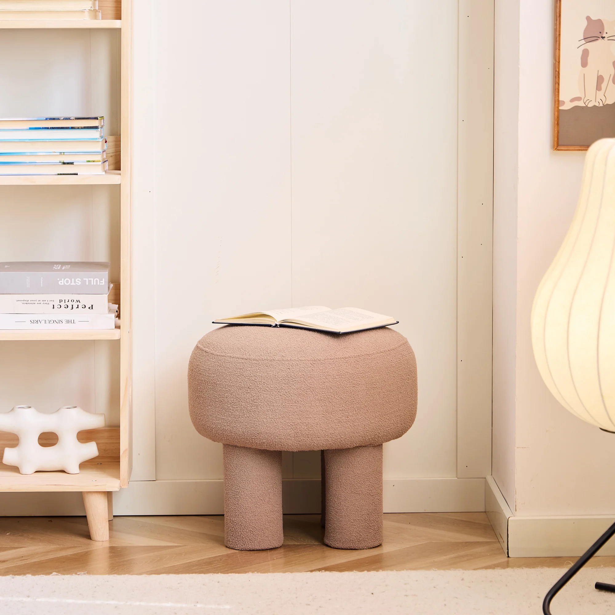 AHRUS - Pouf de salon scandinave en bouclette taupe - Image 6
