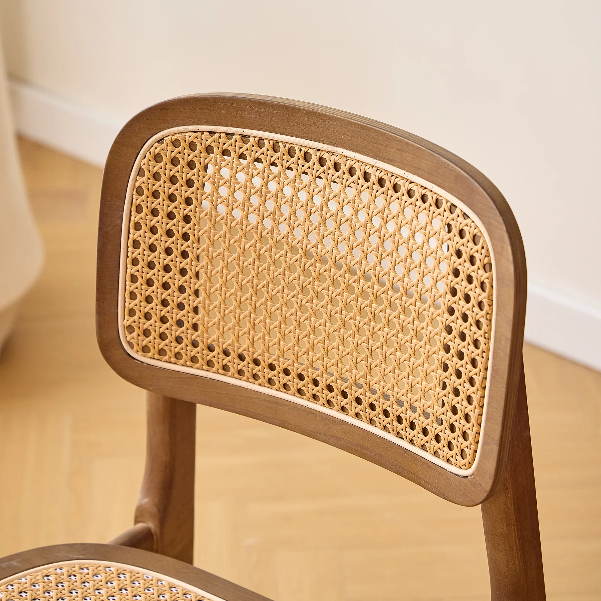 BAIA - Lot de 2 chaises de salle à manger en bois foncé et rotin naturel - Image 7