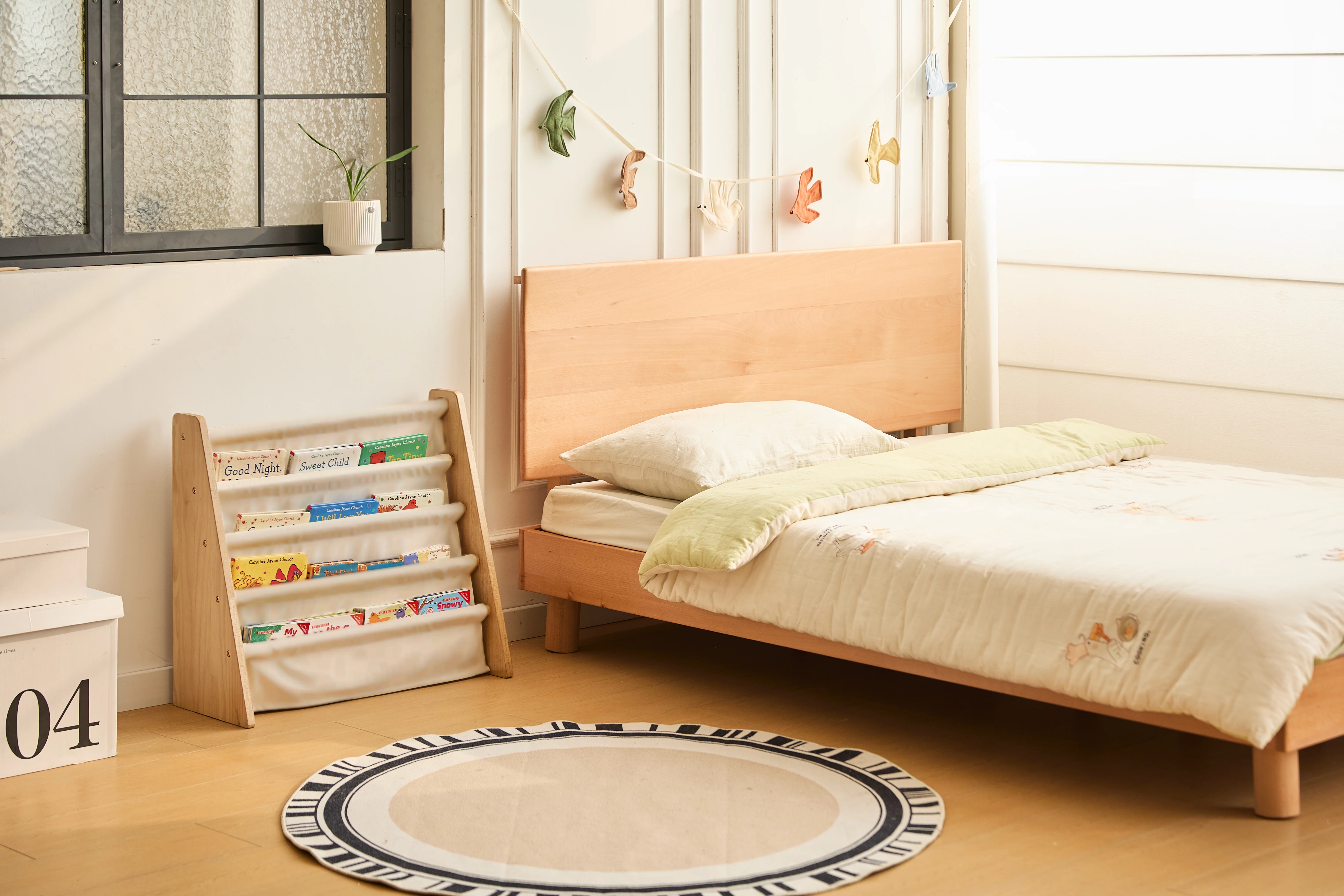 BILLUND - Etagère range-livres pour enfants en bois et tissu - Image 3