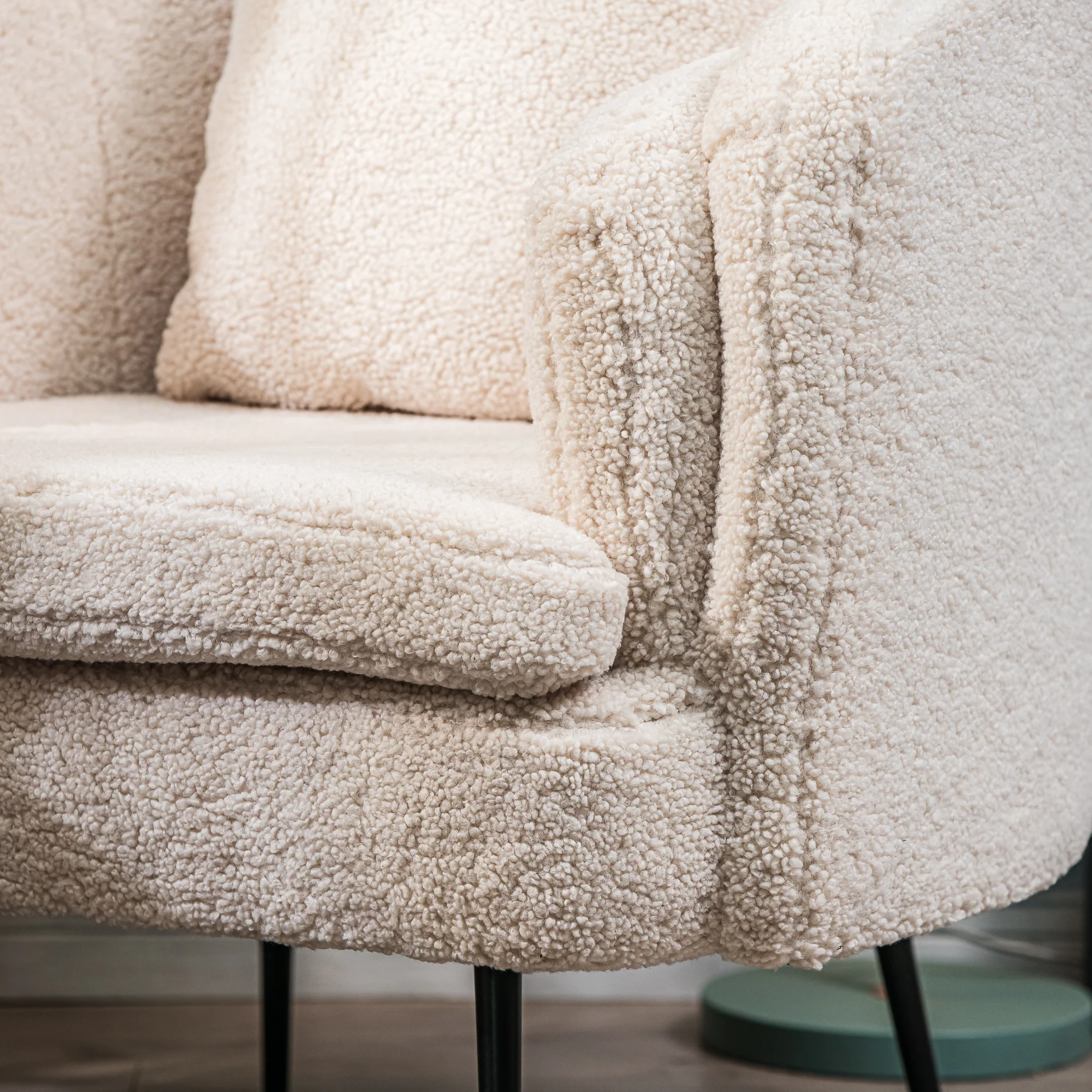 DUKE - Fauteuil de salon en métal et bouclettes blanches - Image 4