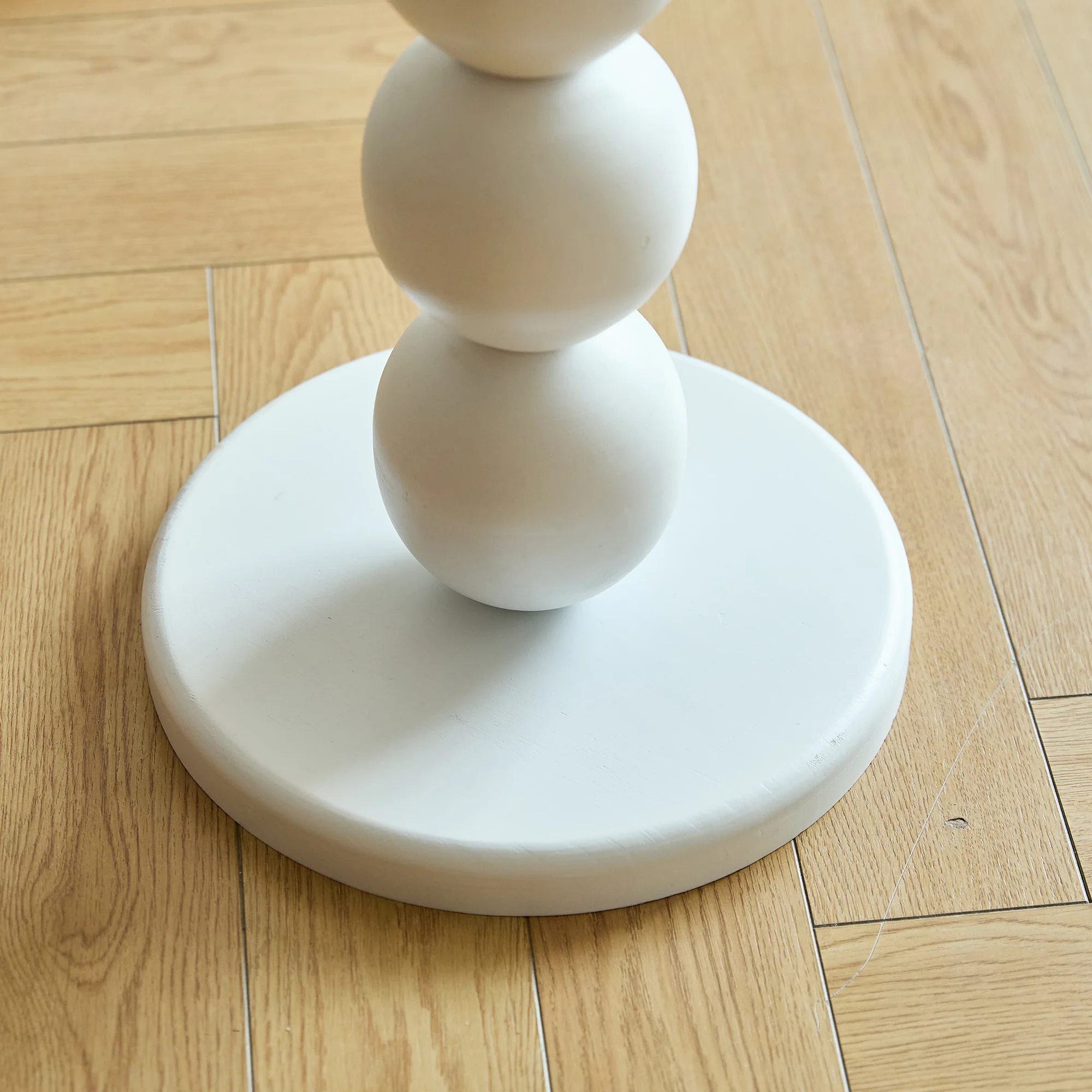 GAVLE - Table d'appoint ronde en bois blanc - Image 6
