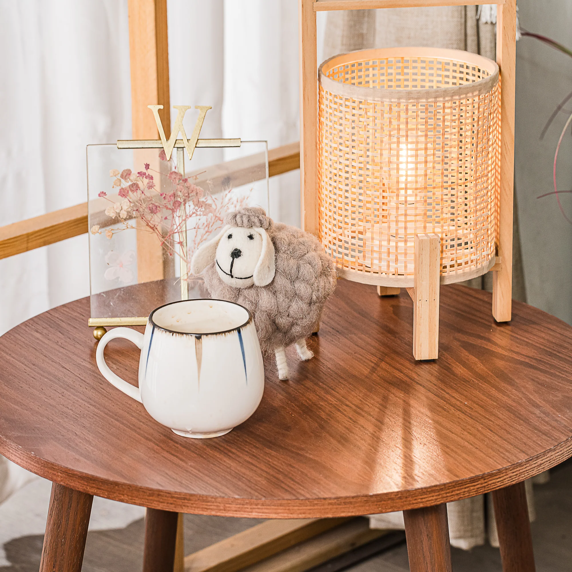 GINZA - Table d'appoint en bois massif finition noyer - Image 3
