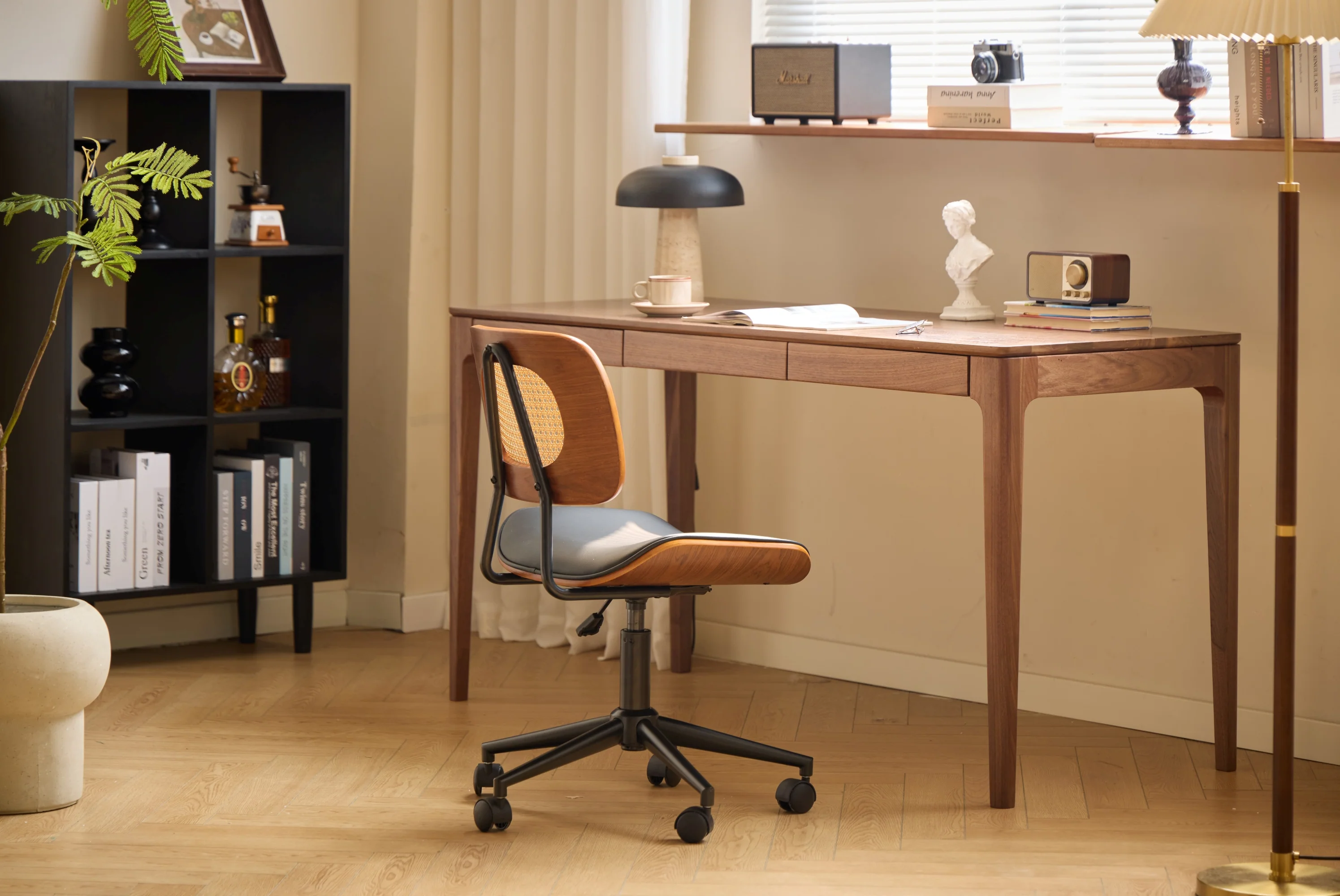 HERNING - Chaise de bureau en bois et cannage - Image 6