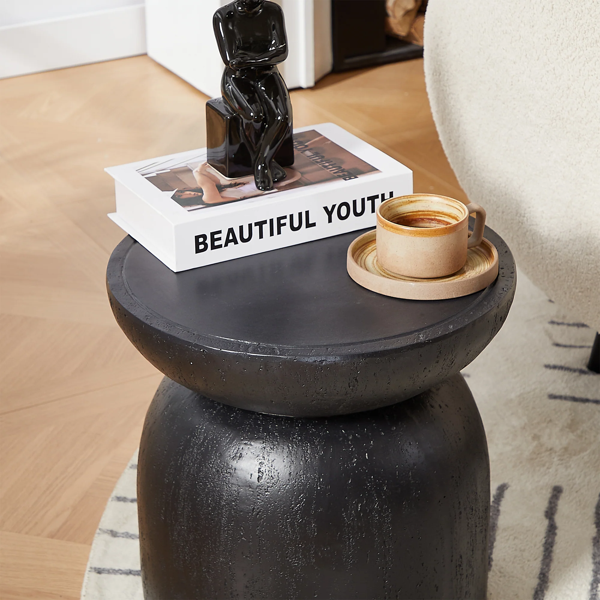 HJORRING - Table d'appoint bout de canapé intérieur extérieur en magnesite noir - Image 4