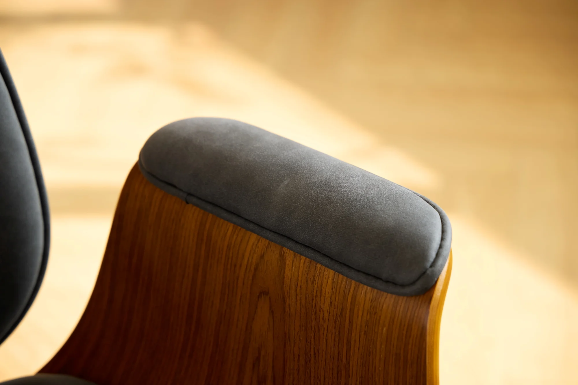 KOLDING - Chaise de bureau en bois et suèdine noir - Image 7