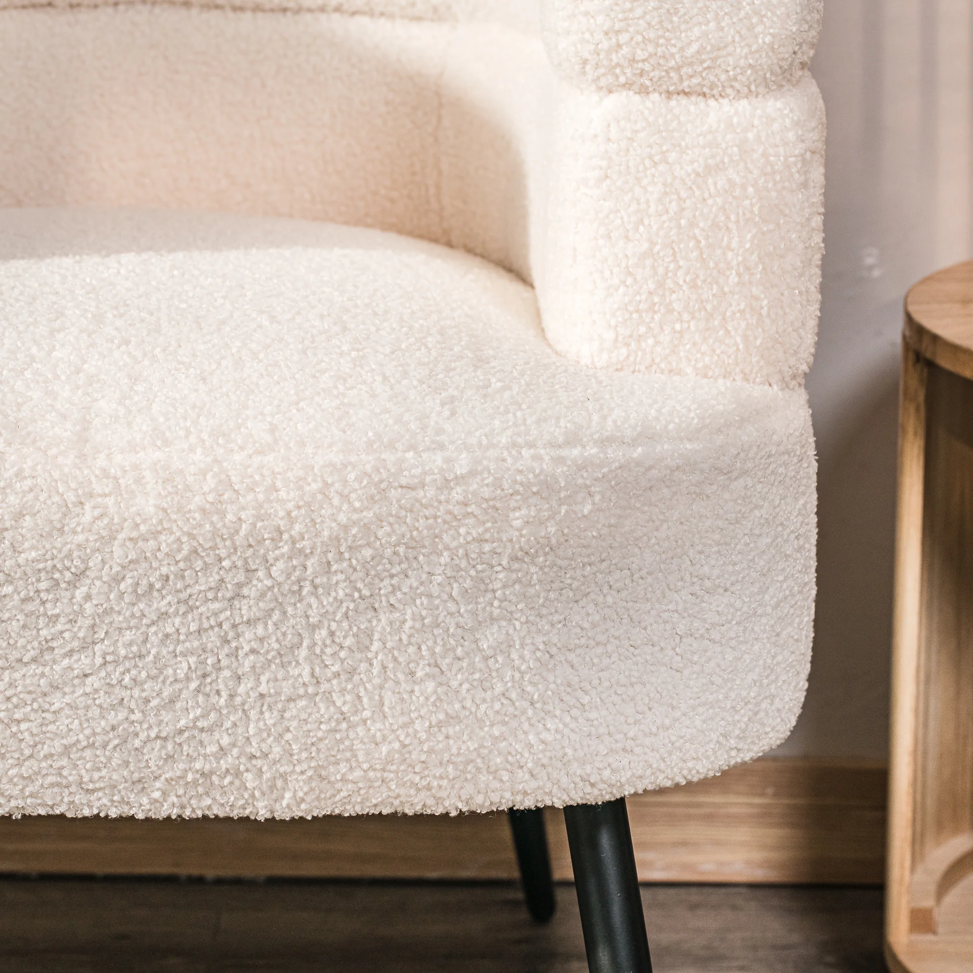 KORGEN - Fauteuil de salon en métal et bouclettes blanches - Image 4