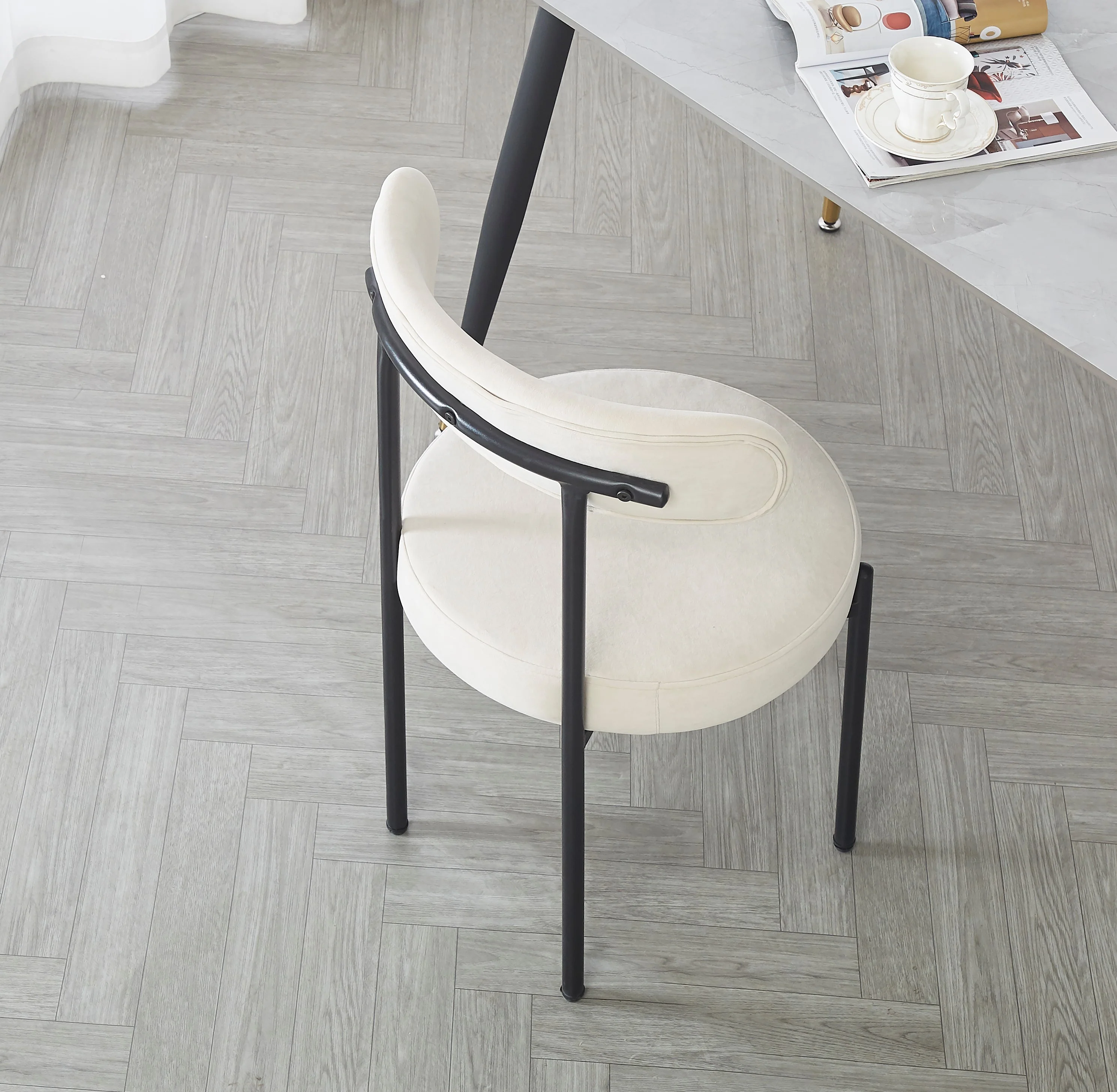 LARS - Lot de 2 chaises scandinaves en métal et velours beige - Image 7