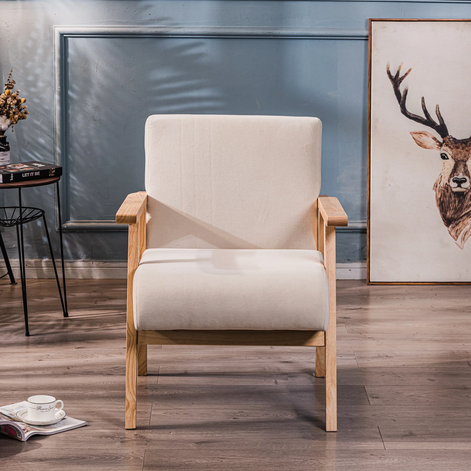 LOUIS - Fauteuil de salon en bois massif et tissu beige - Image 4