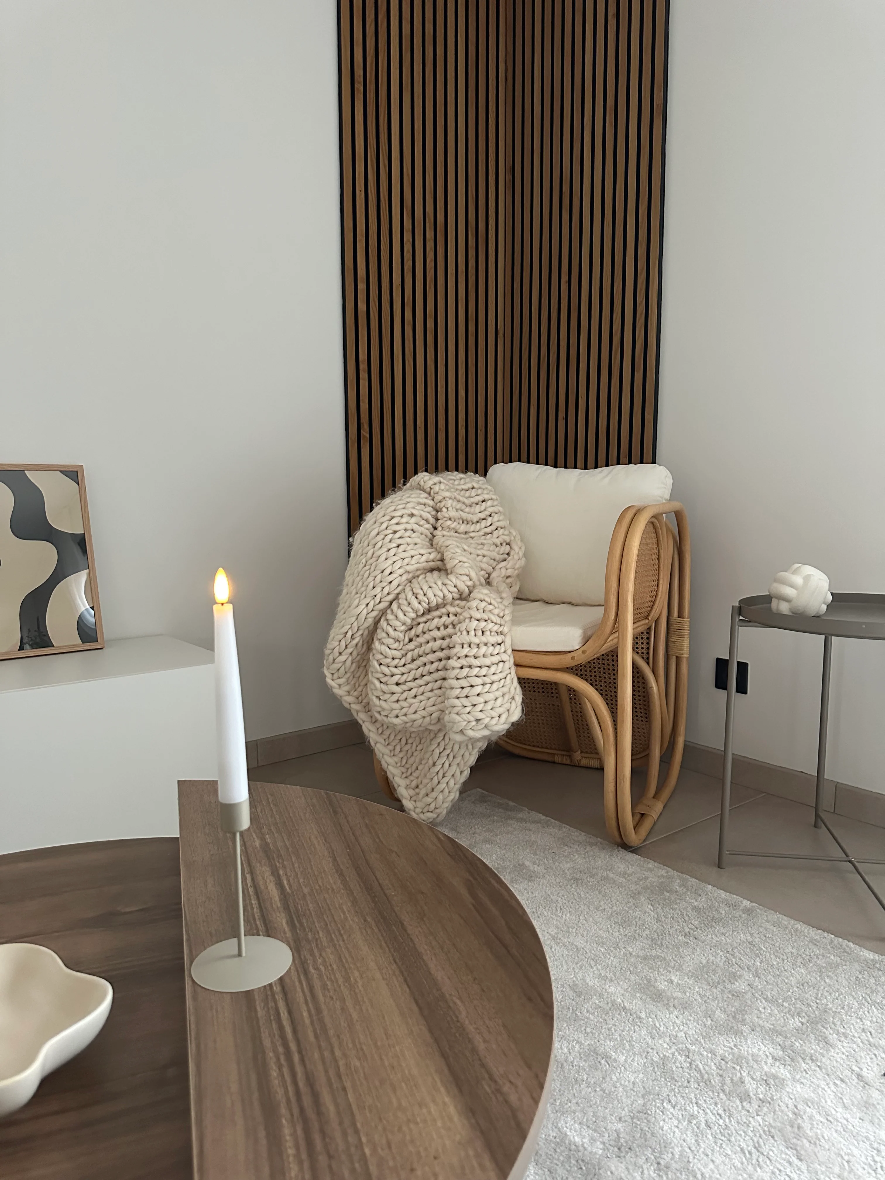MOROTAI - Fauteuil en rotin naturel et tissu beige - Image 5
