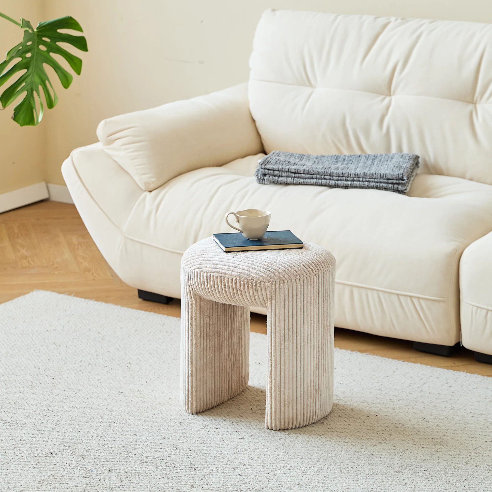 NAGA - Pouf en velours côtelé beige - Image 3
