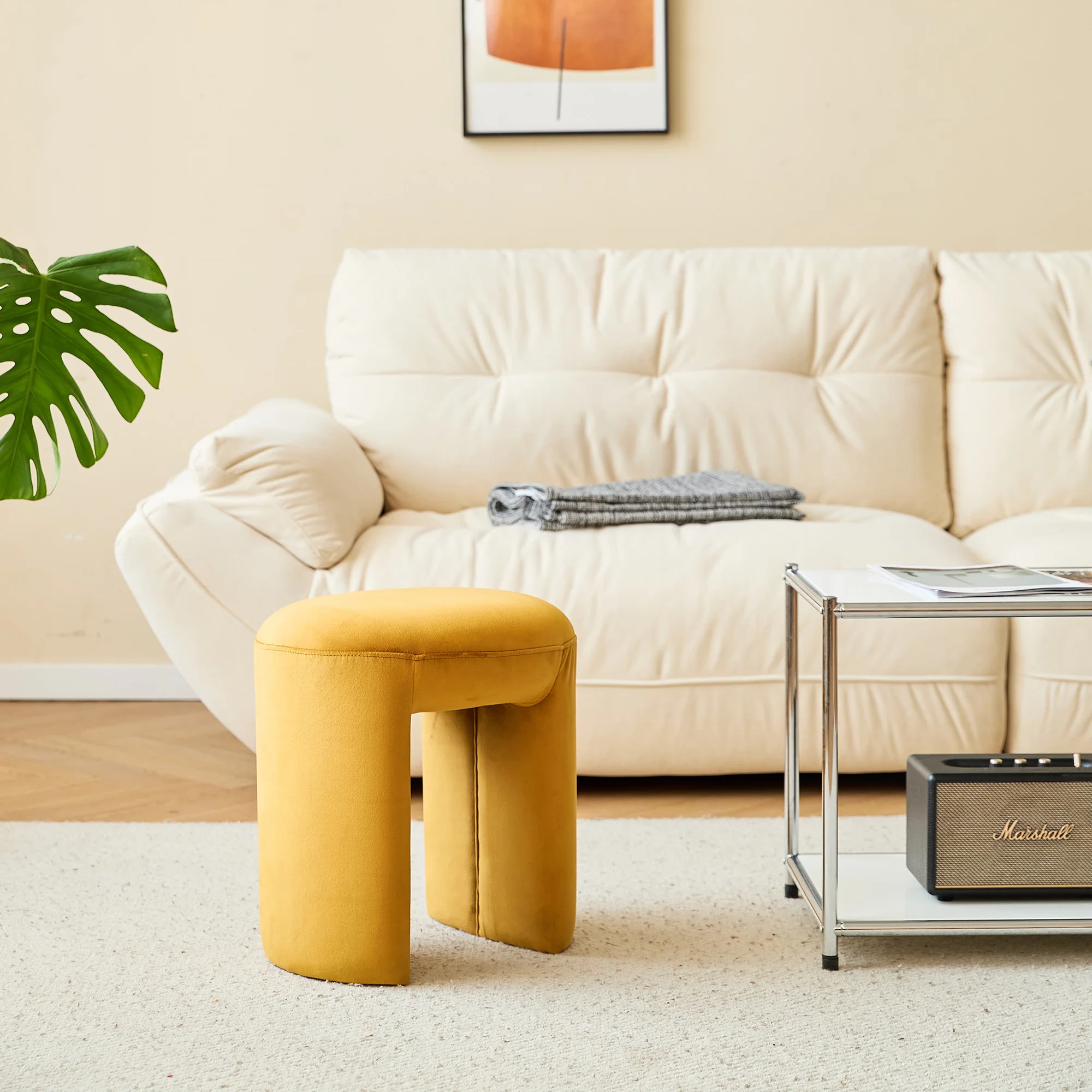 NAGA - Pouf en velours jaune - Image 2