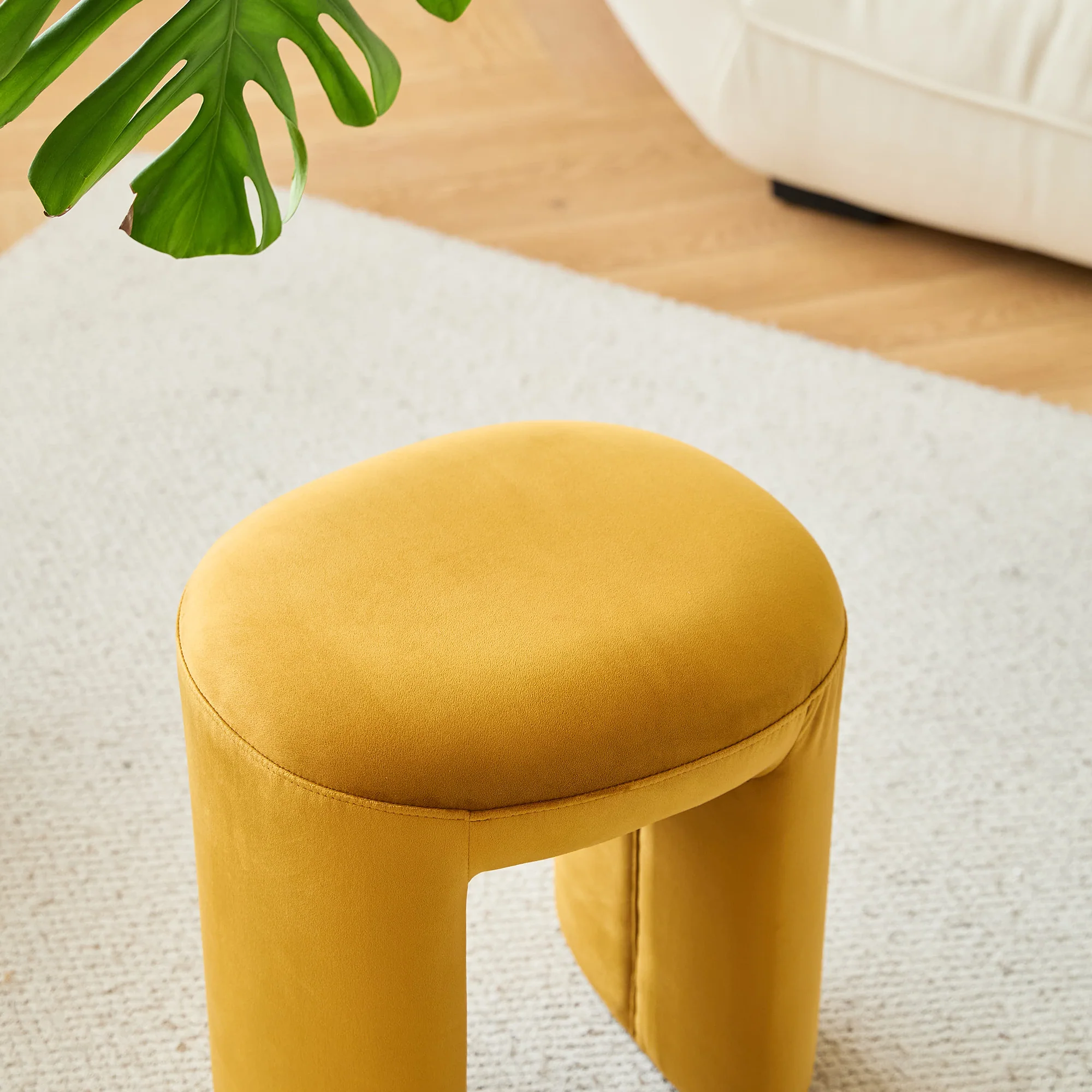 NAGA - Pouf en velours jaune - Image 6