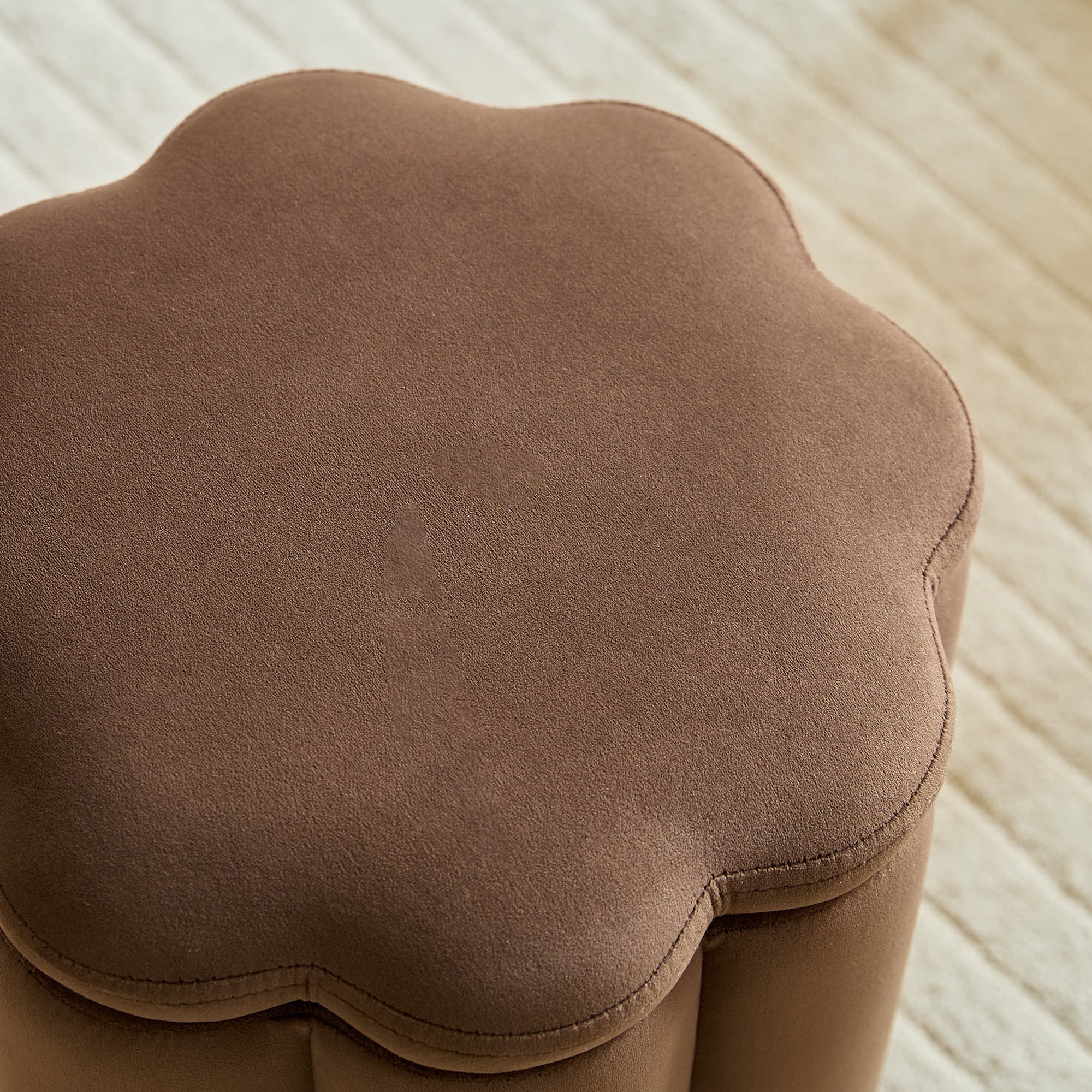 NIGATA - Pouf de salon avec rangement en velours marron - Image 7