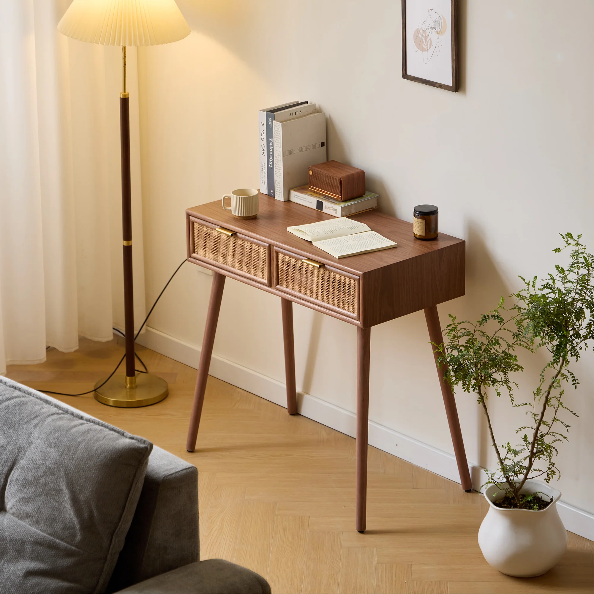 NISHIO - Console 2 tiroirs en bois de noyer et rotin naturel - Image 3