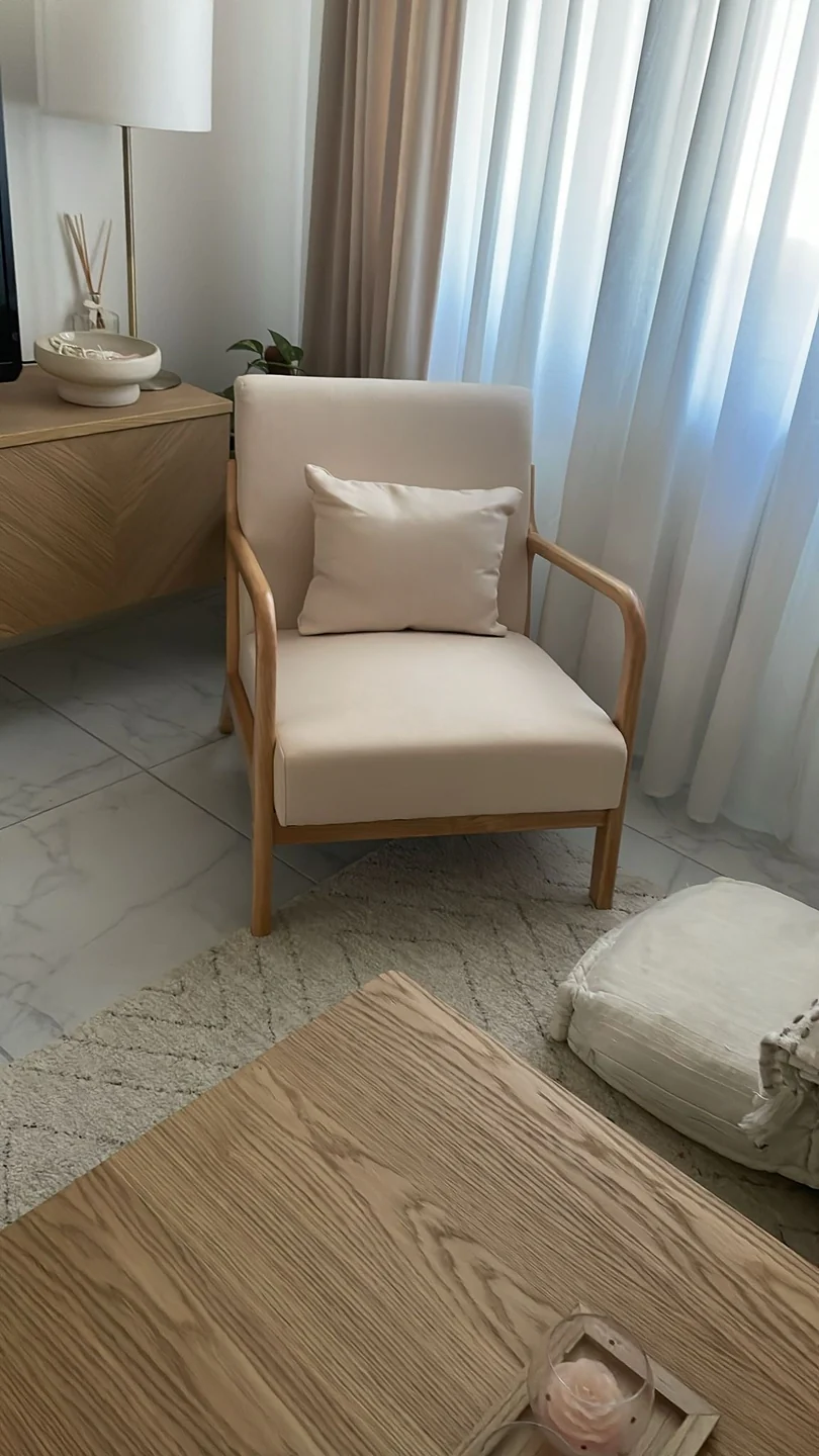 OHAMA - Fauteuil de salon en bois massif et tissu beige - Image 3