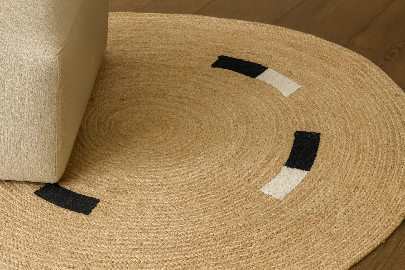 OLAV - Tapis rond en jute naturelle tissée marron 130 x 130 cm - Image 3