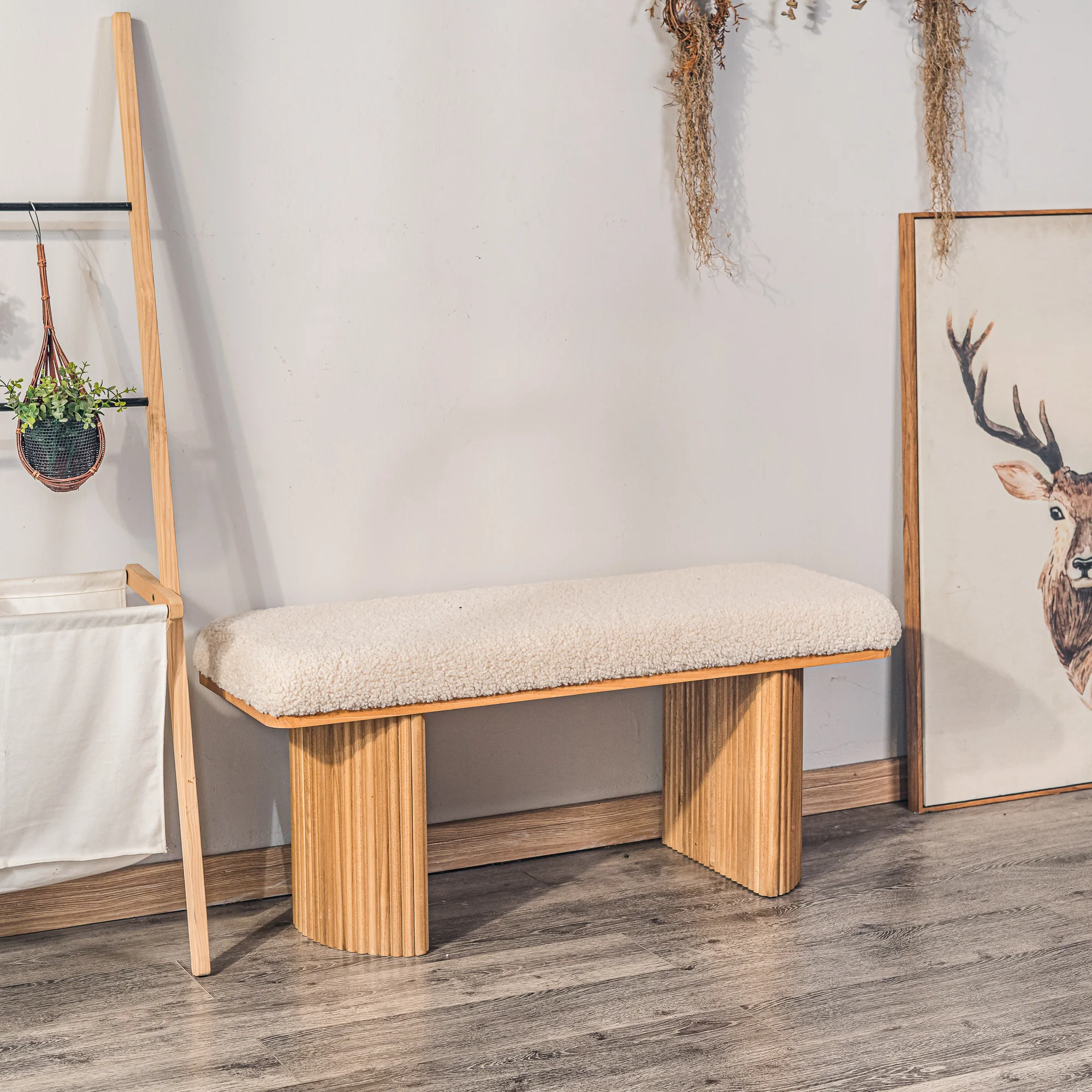 PIREUS - Banc en bois massif et bouclettes blanches - Image 3