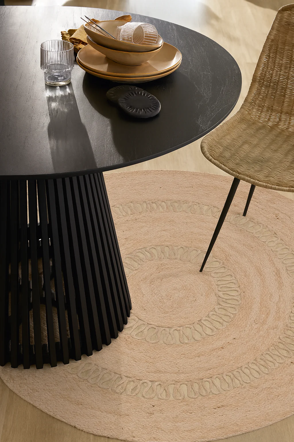 RUNE- Tapis rond en jute naturelle tissée marron 180 x 180 cm - Image 5