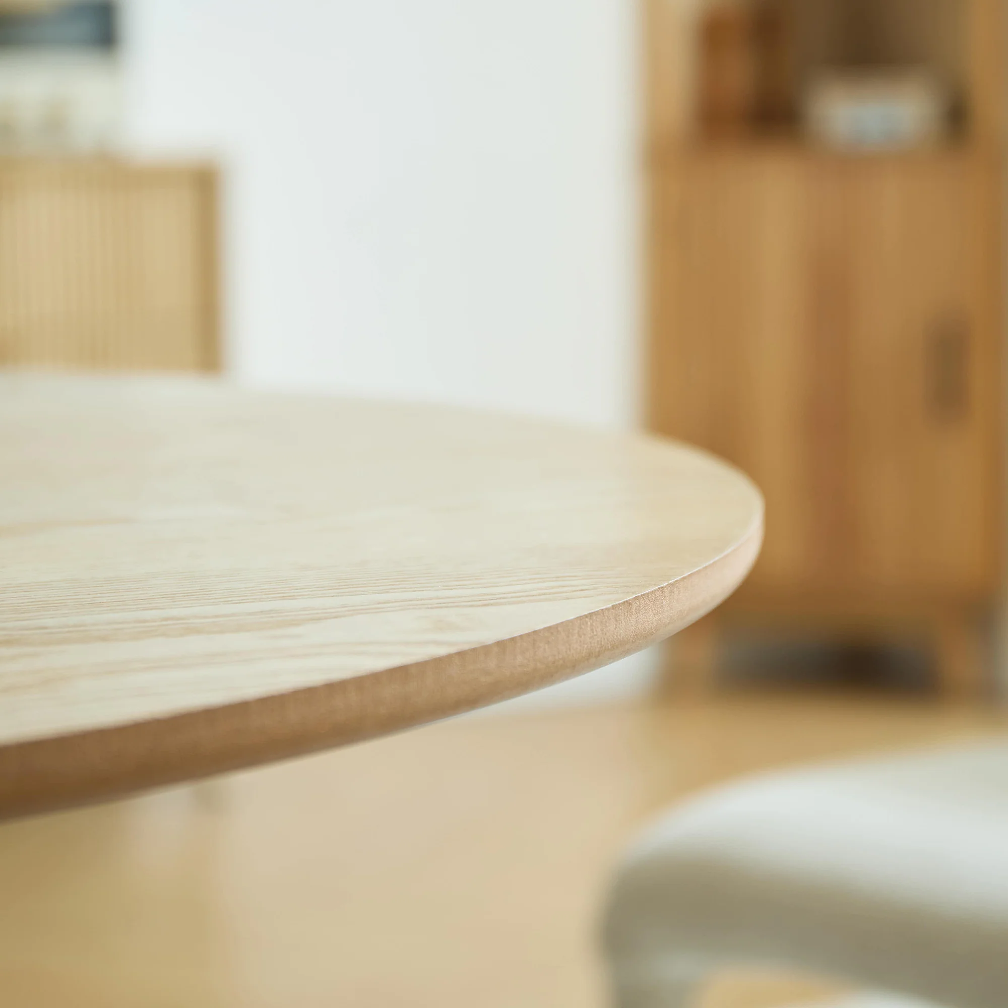 SALLA - Table à manger 4 personnes ronde en bois - Image 3