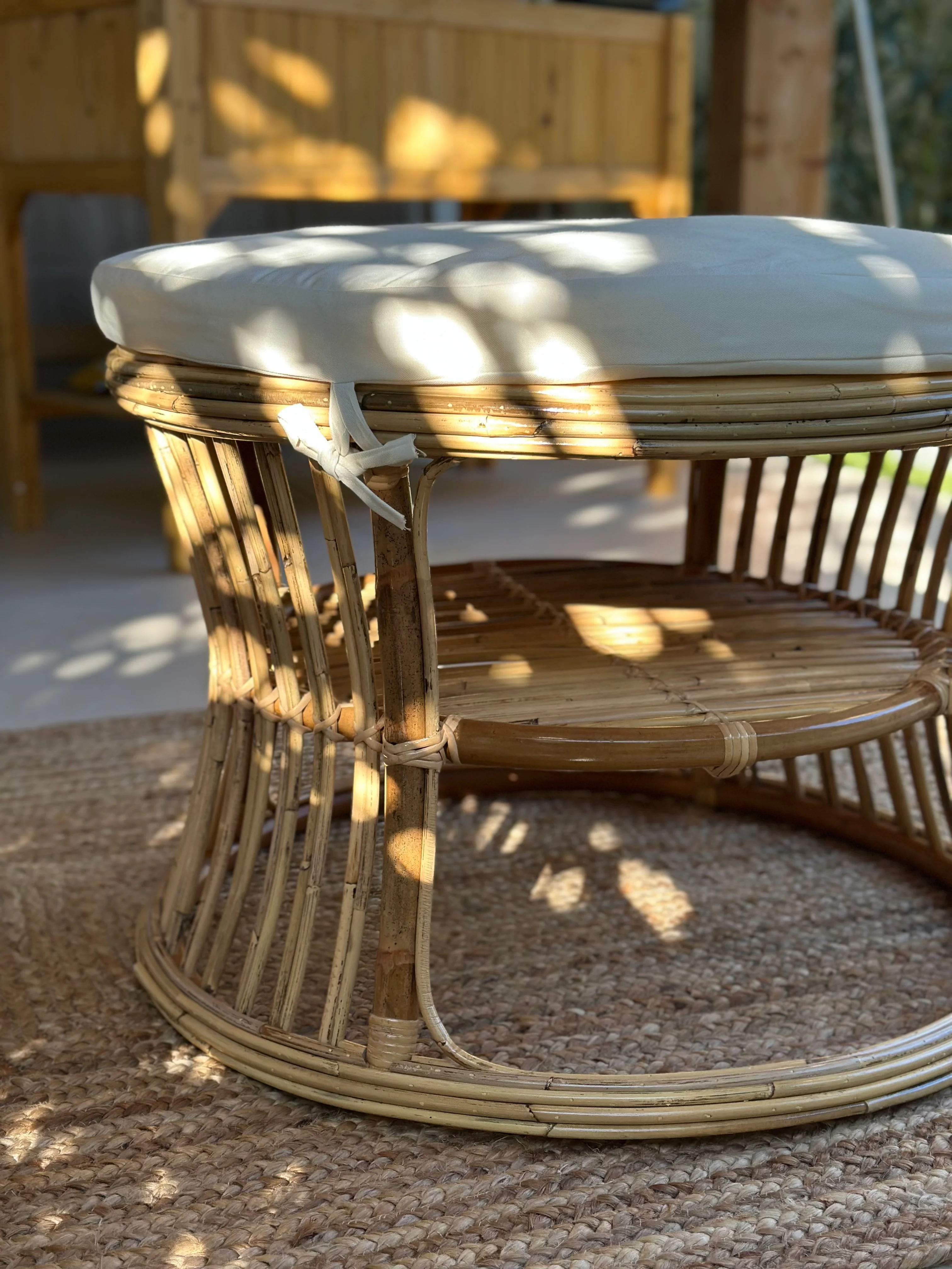 SERAM - Pouf en rotin naturel et tissu beige - Image 4