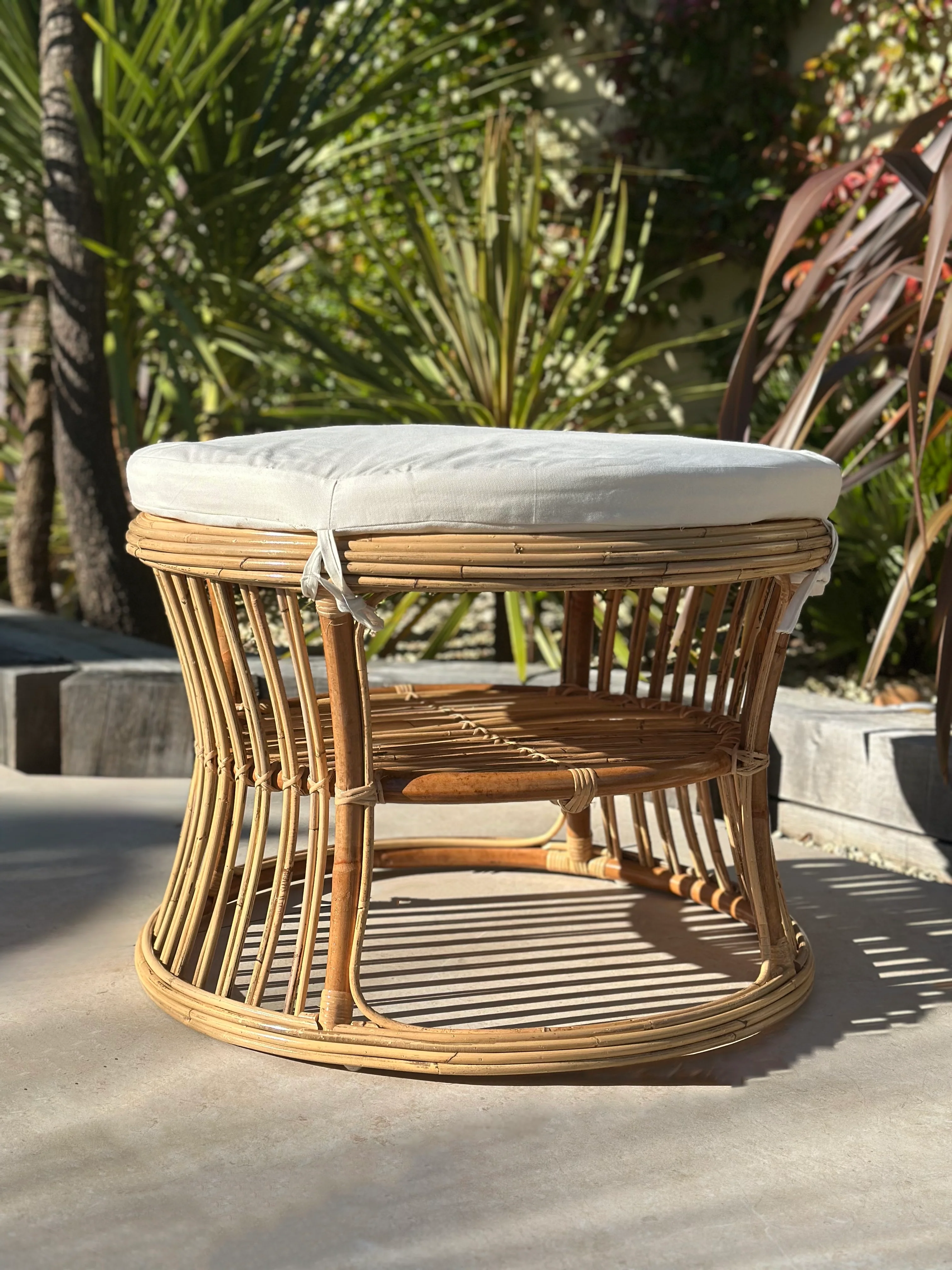 SERAM - Pouf en rotin naturel et tissu beige - Image 9