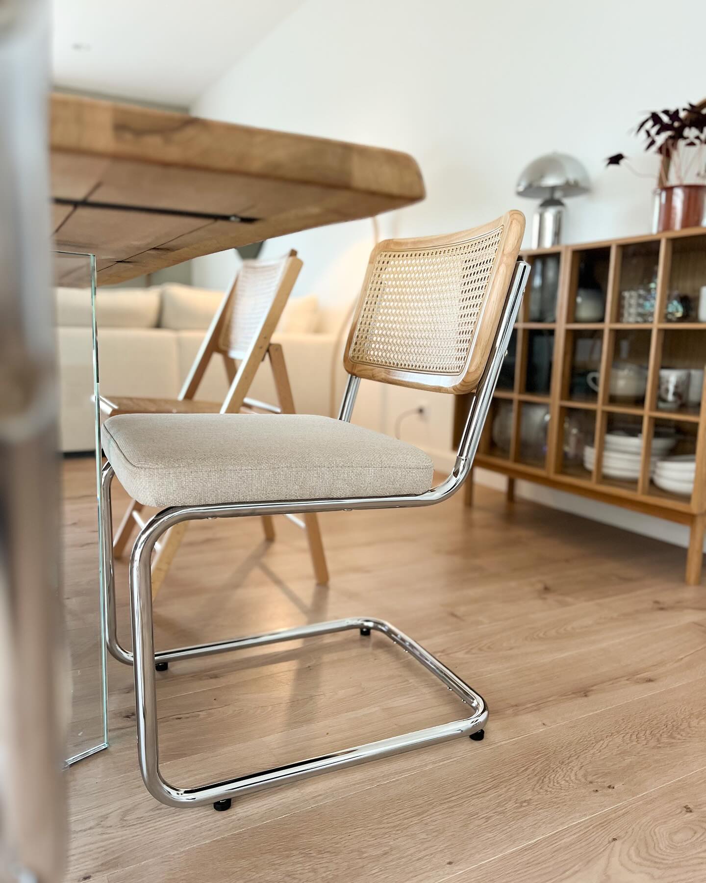 SOFIA - Lot de 2 chaises en métal et cannage avec assise en tissu beige - Image 5