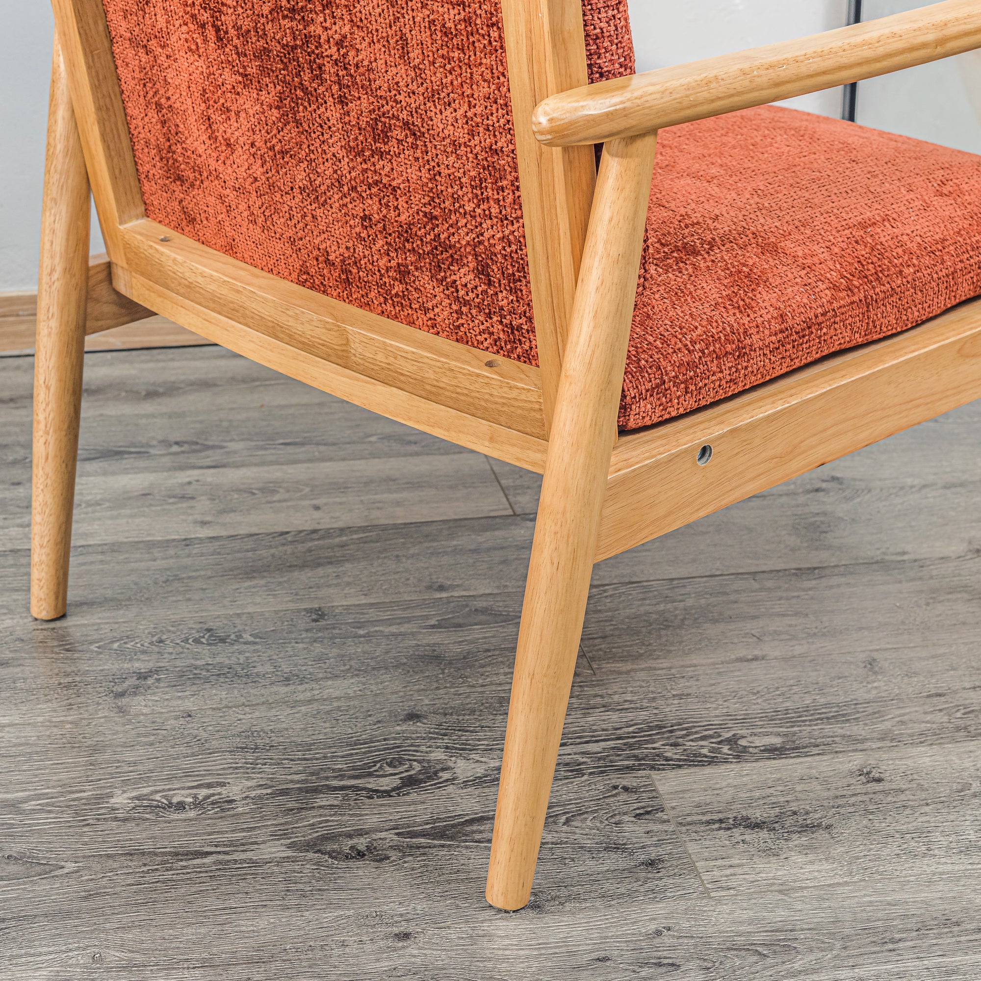 SURABAYA - Fauteuil de salon en bois massif et tissu terracotta - Image 10