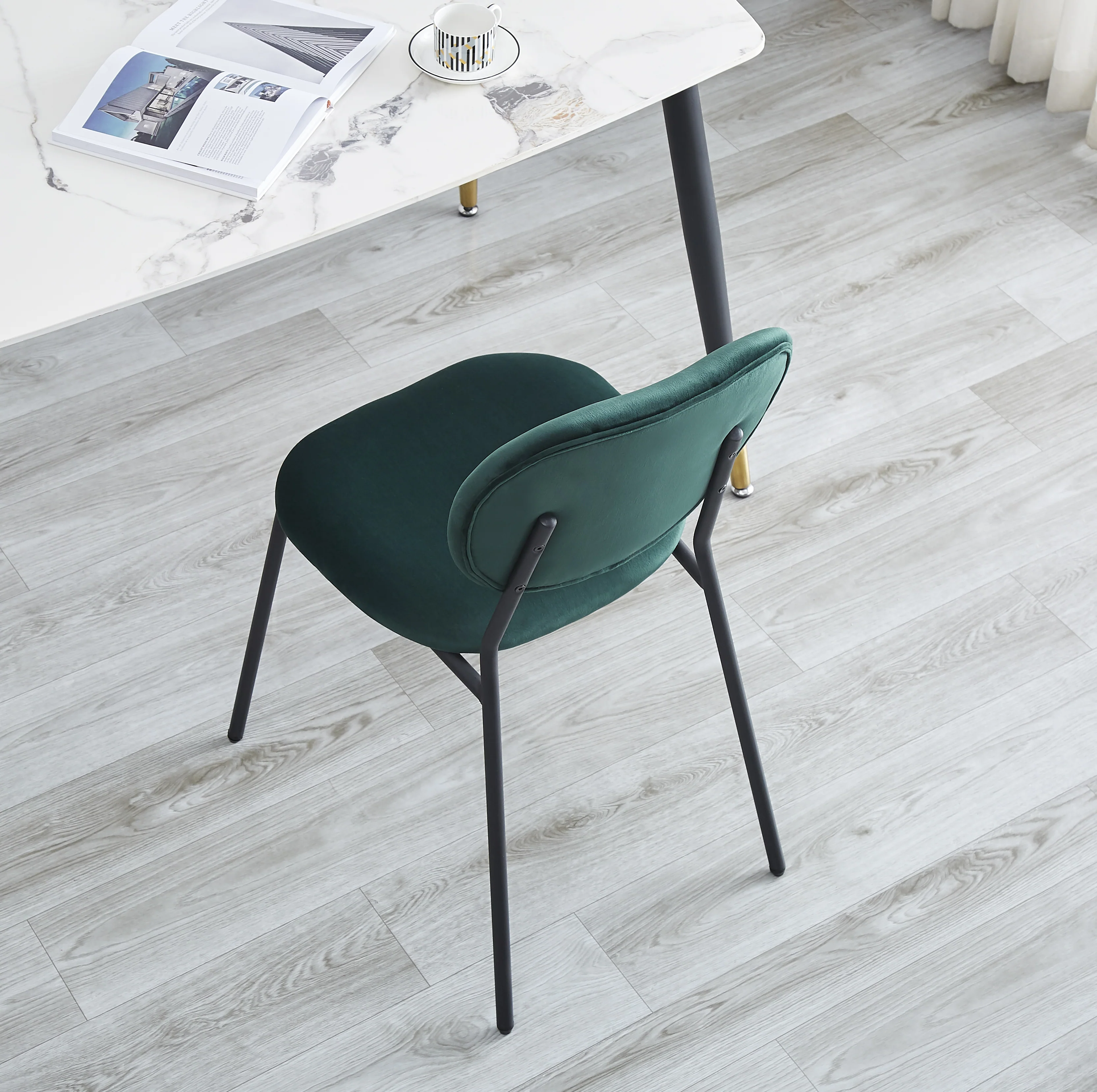 SUZUKA - Lot de 2 chaises scandinaves en métal et velours vert - Image 6
