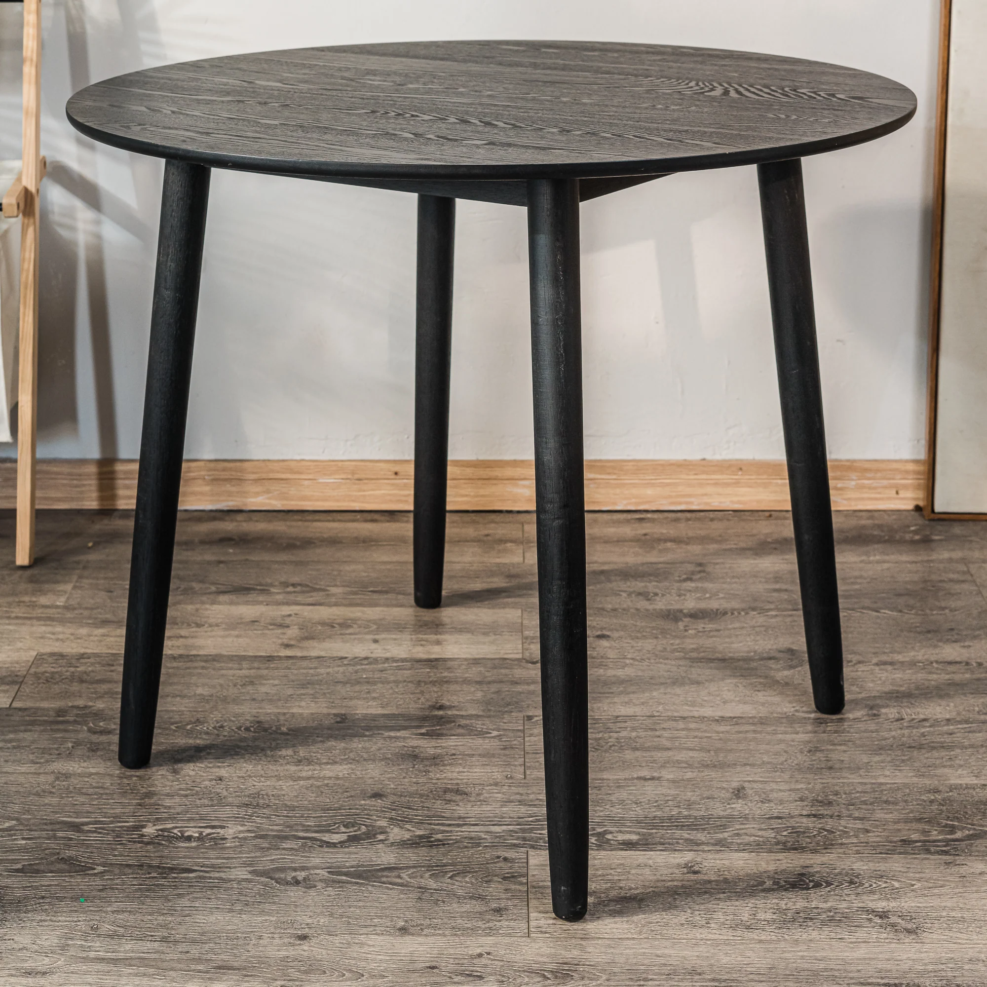 TRADITION - Table a manger ronde 4 personnes en pin massif D90 coloris noir - Image 6